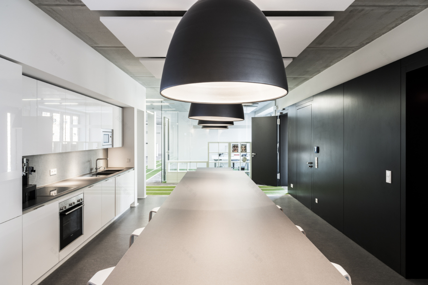 绿意盎然的足球主题办公室-37