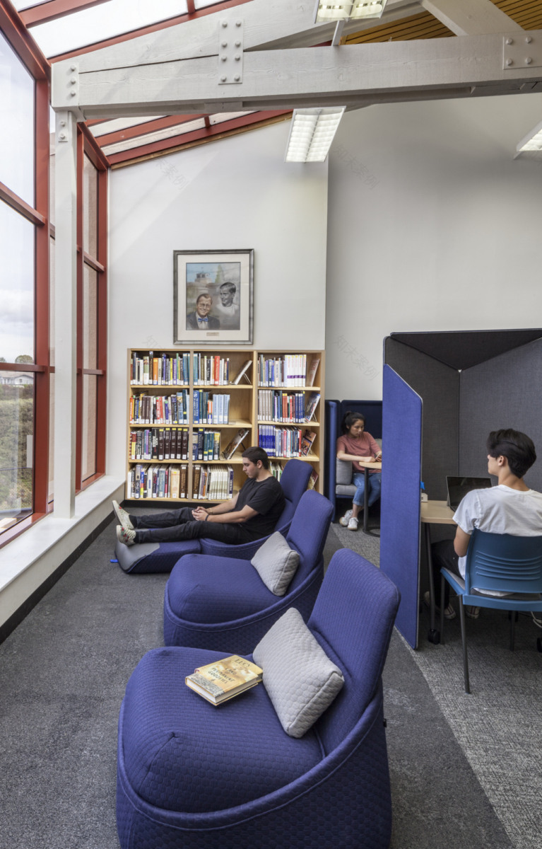 HED 打造的 Chadwick School 图书馆-9