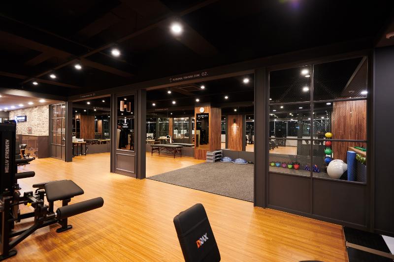 简约 295 平健身中心，black&wood 风格赏析-5