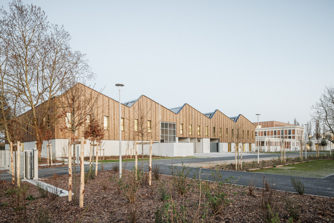 Training center, residence and workshops for apprentices | Atelier Téqui Architectes-60