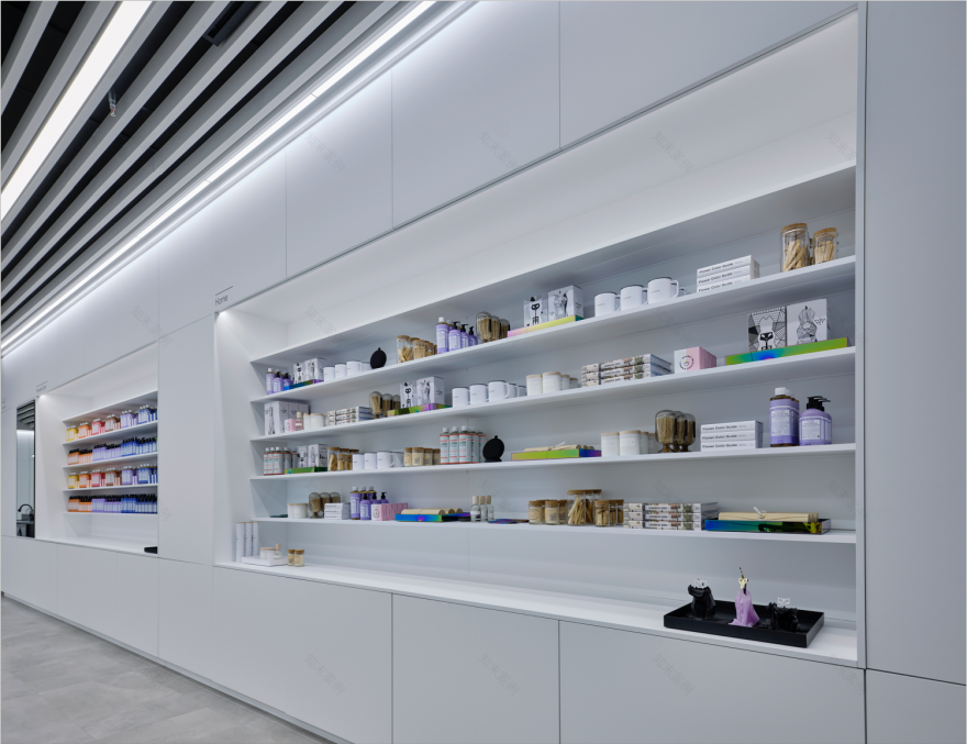 加拿大最大购物中心里的 Aurora Cannabis 旗舰店-11