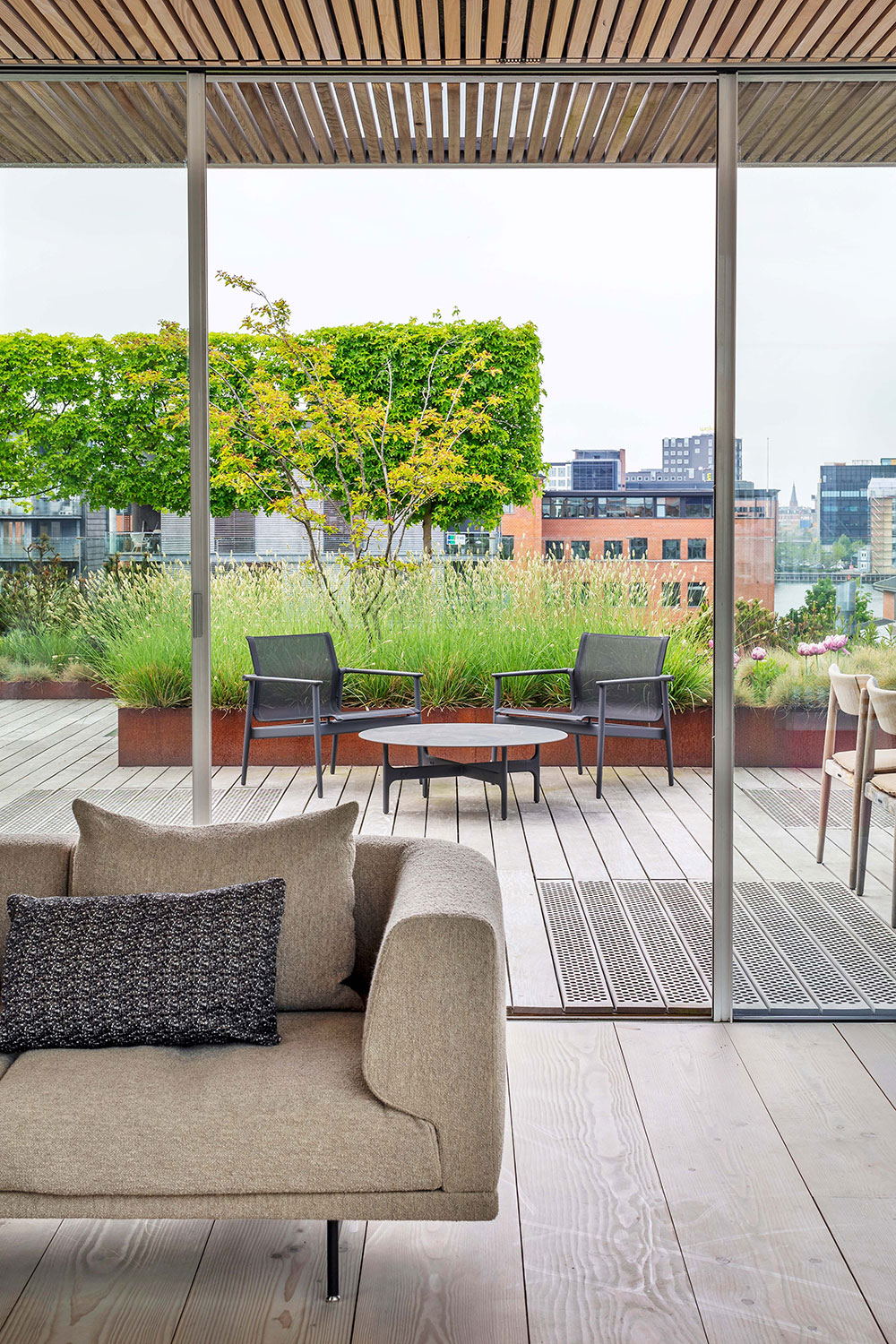 大城市中心的私人花园-9