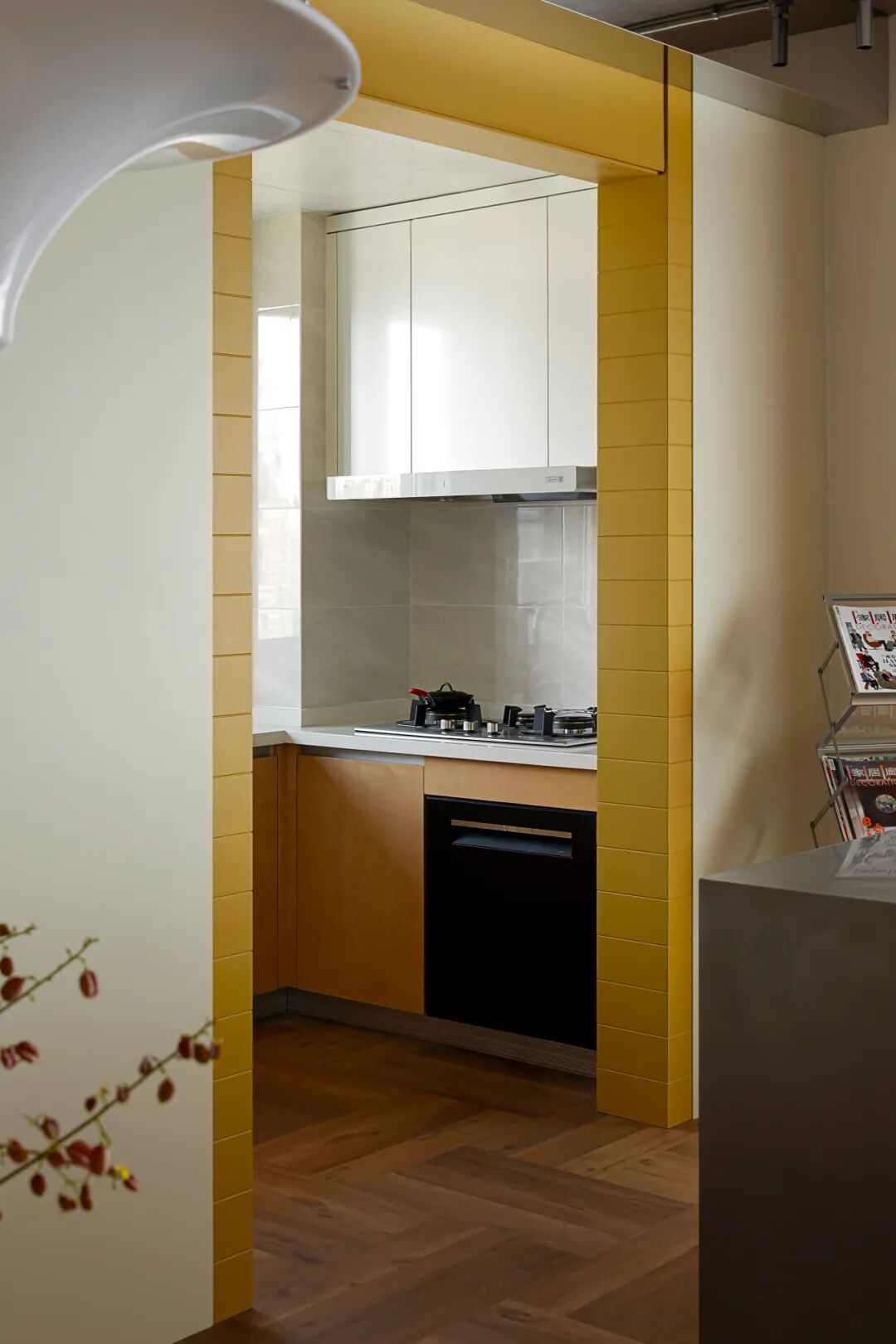 【新作】告别“样板间”：90后夫妻爆改精装房，打造纯粹包豪斯之家-33