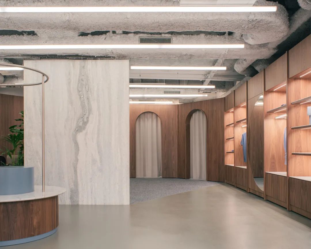 Luca Faloni Paris，法国巴黎-16