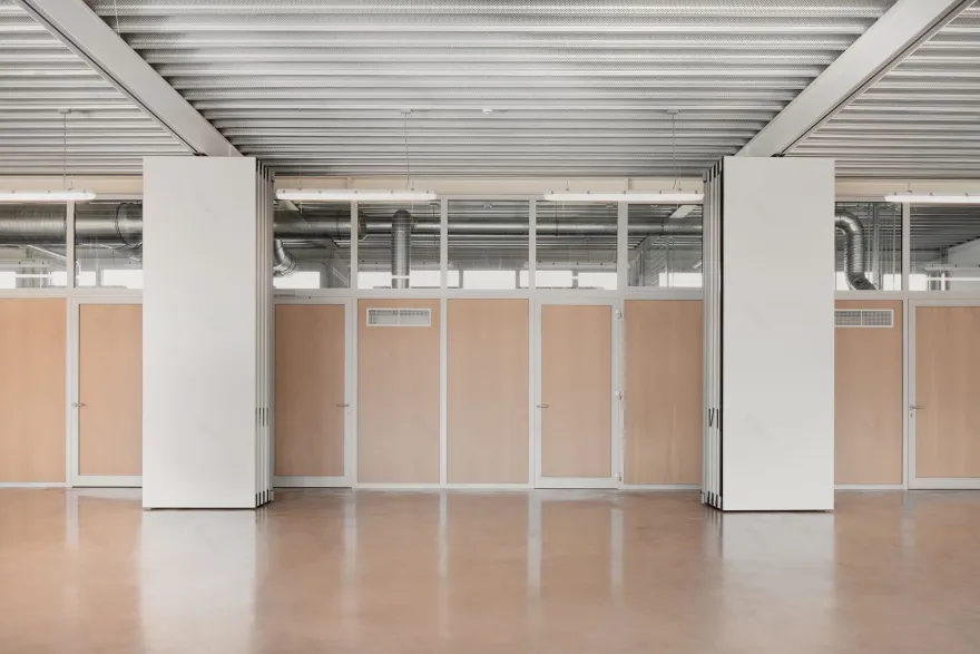 多功能社区中心 · 灵活适应的比利时 Warot 建筑丨BILD-24