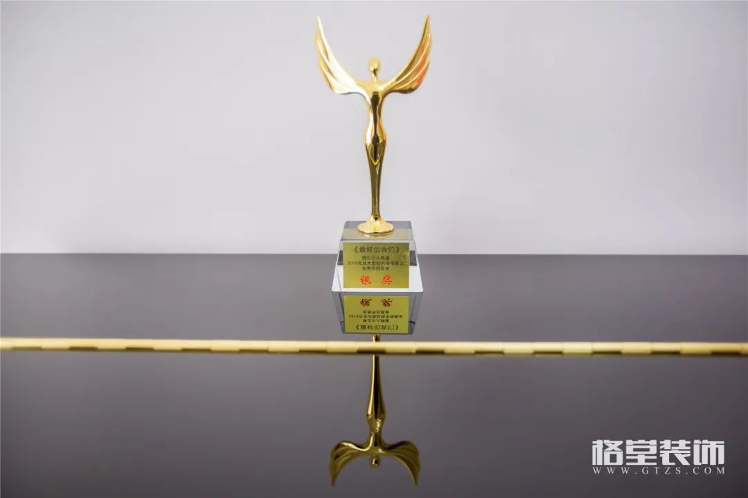 现代美式灰色调空间，优雅轻奢典范之家-49