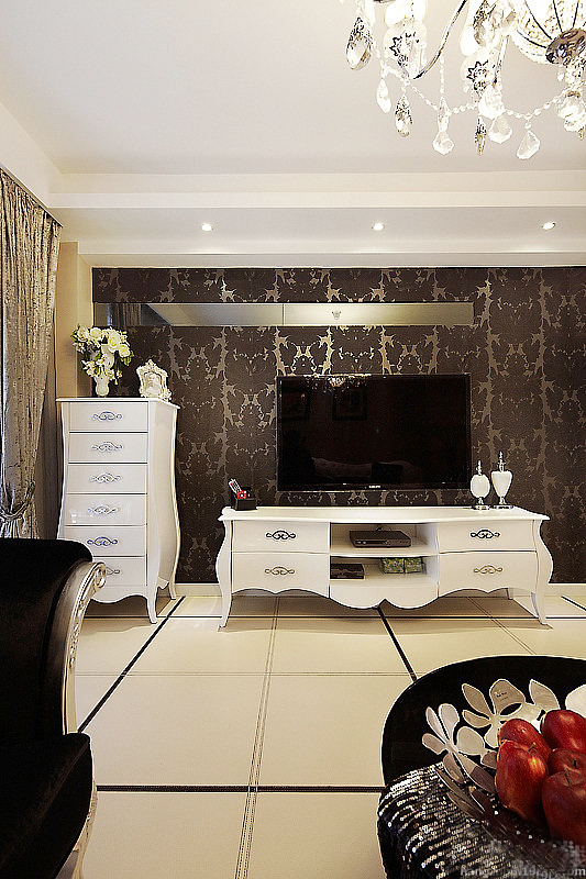 抢眼的家居搭配   105平古典复式奢华居-34