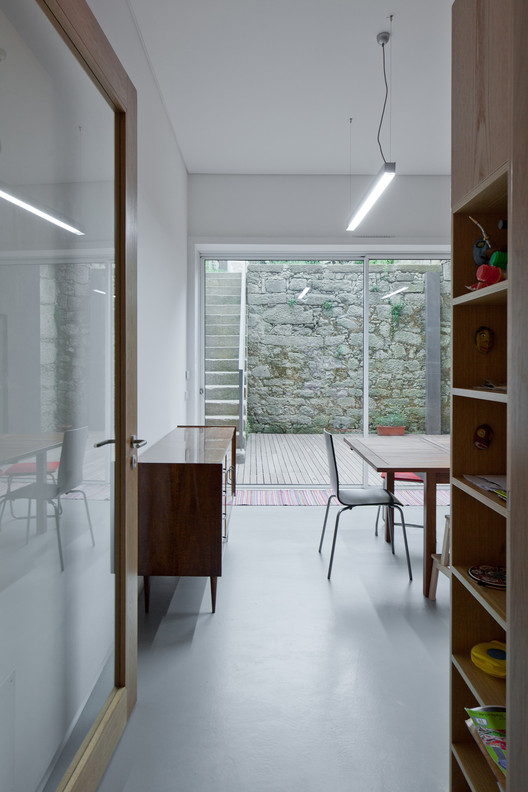 葡萄牙波尔图 19 世纪老宅的现代重生-38