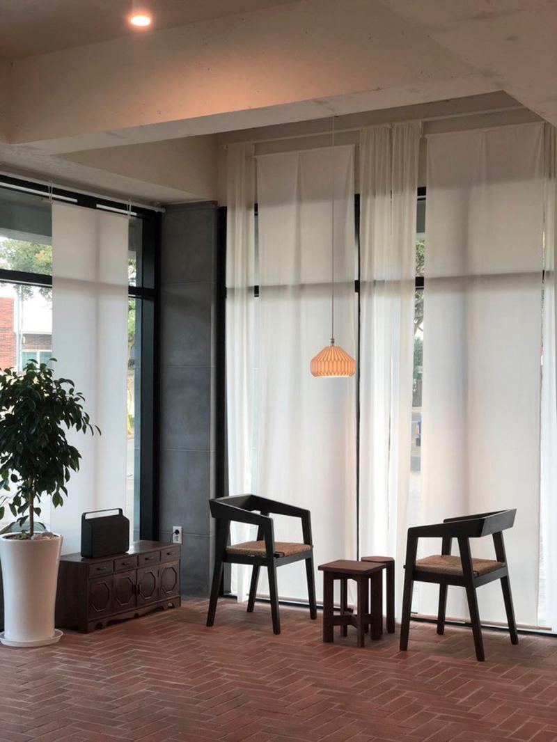 《道里化科》极简风咖啡厅，打造济州岛特色室内空间-8