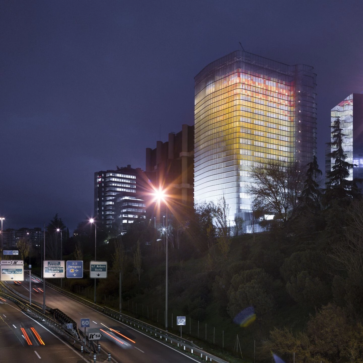 马德里“塔 30”现代办公楼翻新-8