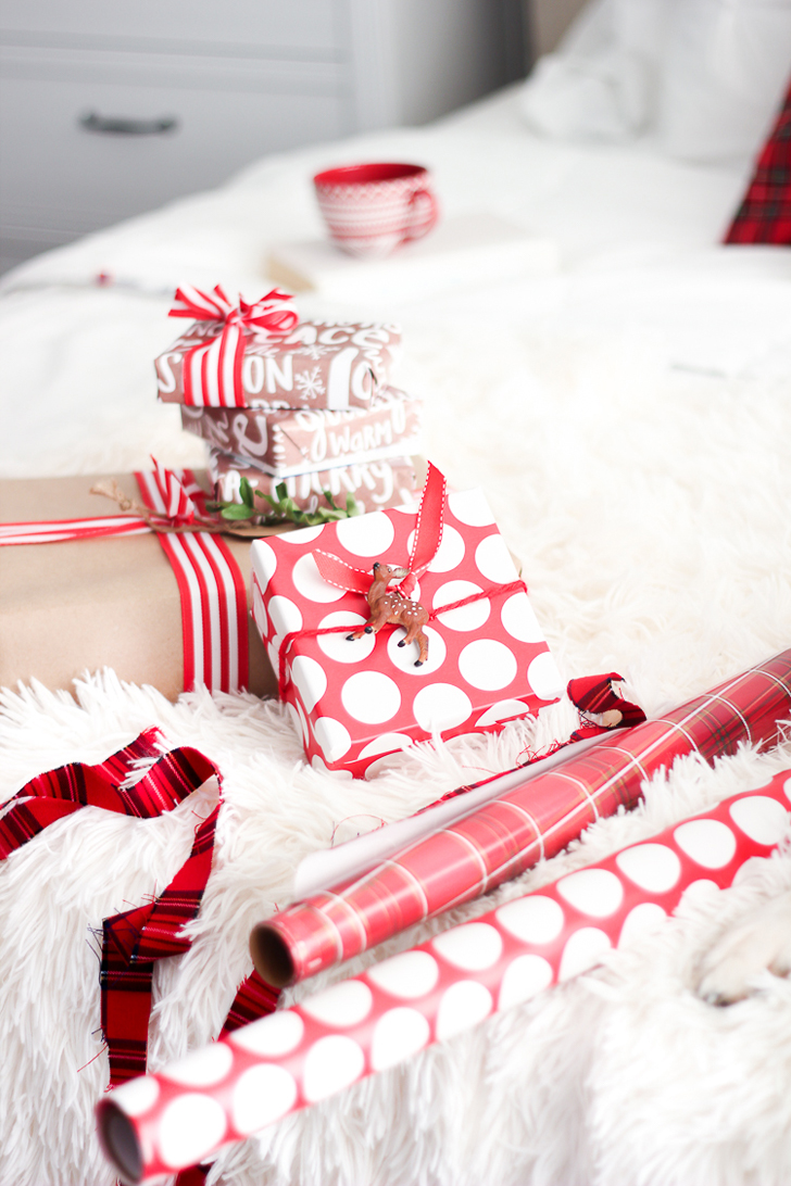 雪白圣诞 | 红色点缀的温馨家居设计-30