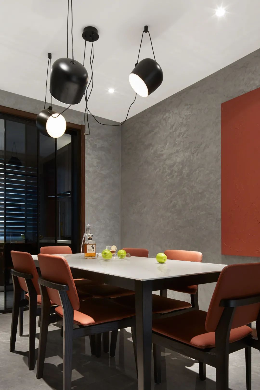 圣日尔曼大道的极简浪漫 | 黑白灰++ 铁锈红的家-65