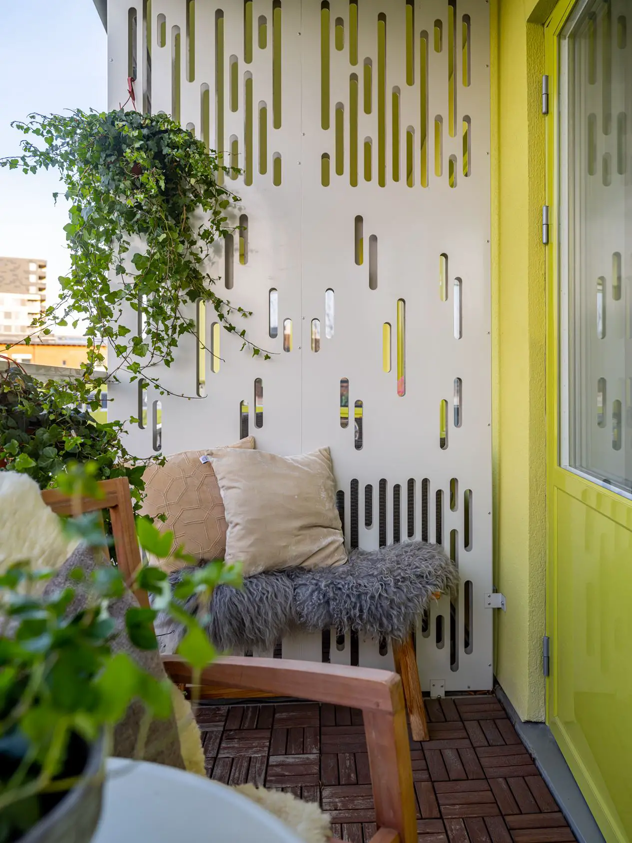 现代一居室公寓巧妙运用半玻璃墙设计-15