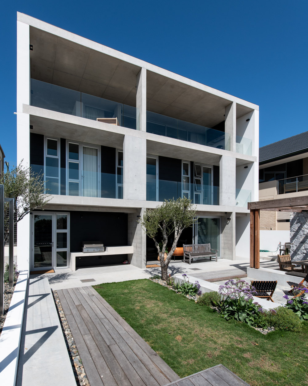 澳大利亚伯恩海滩混凝土住宅-18