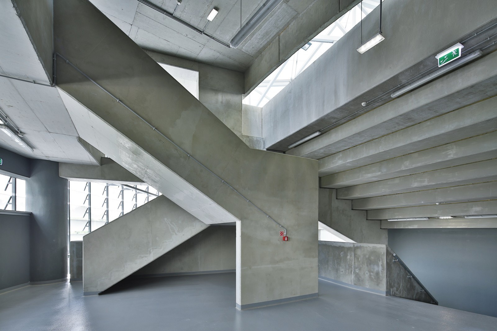 波兰卢布林体育馆,现代功能与视觉冲击的融合-16