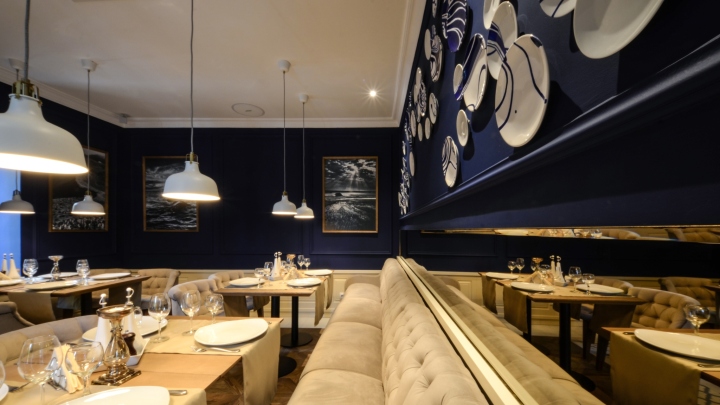 由 Yellow Office Architecture 设计的 Mythos 餐厅,位于克拉约瓦——罗马尼亚-17