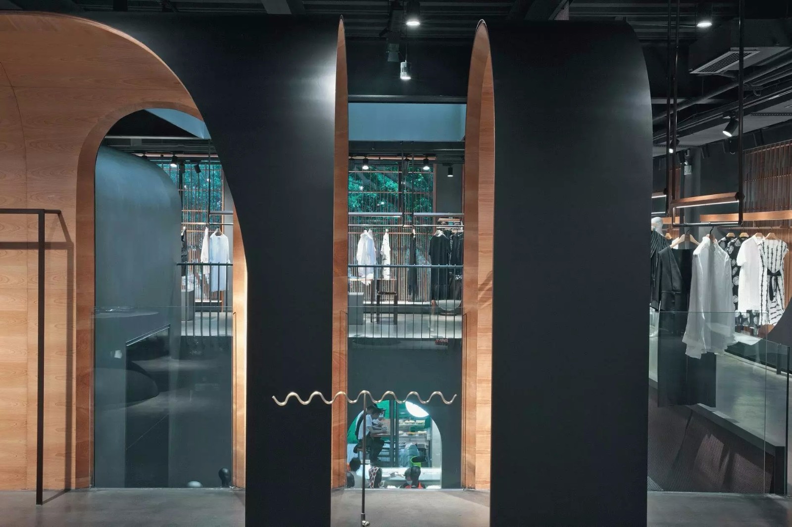 “直白”拱形打造的MINZE STYLE名师路时装概念集合店-24