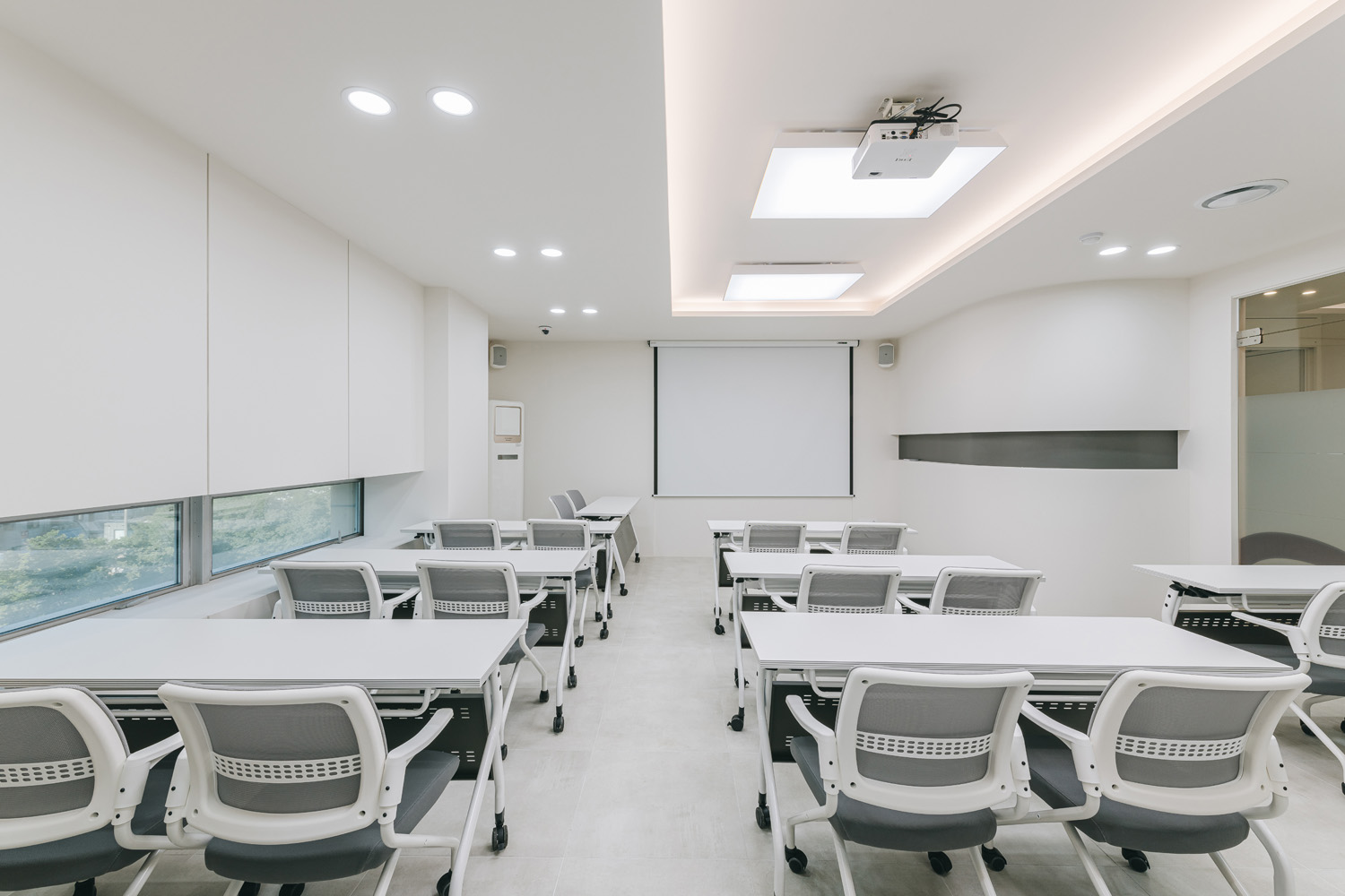 150 平现代高级通讯公司办公室设计-26