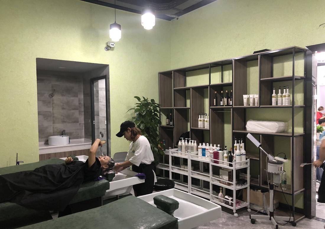 乐山佳之汇美发厅翻新升级，打造现代时尚空间-40