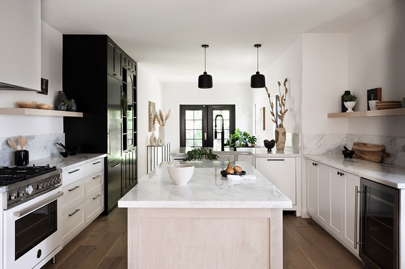 洛杉矶黑白相间的都铎式住宅-4