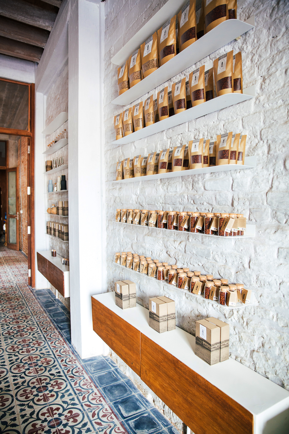 河畔古宅的现代新生 | Kampot 老店屋的创意改造-19