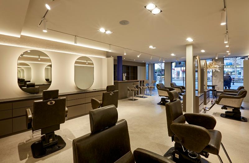 照明点睛的 58 平米现代婚庆店室内设计-4