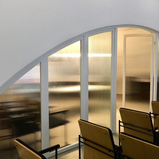 上海虹桥飞机库变招投大厅,光与玻璃砖的巧妙运用-36