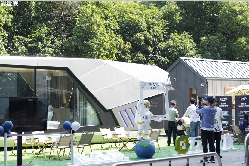 未来的度假体验：太空舱能量舰EX7营地的发展-1