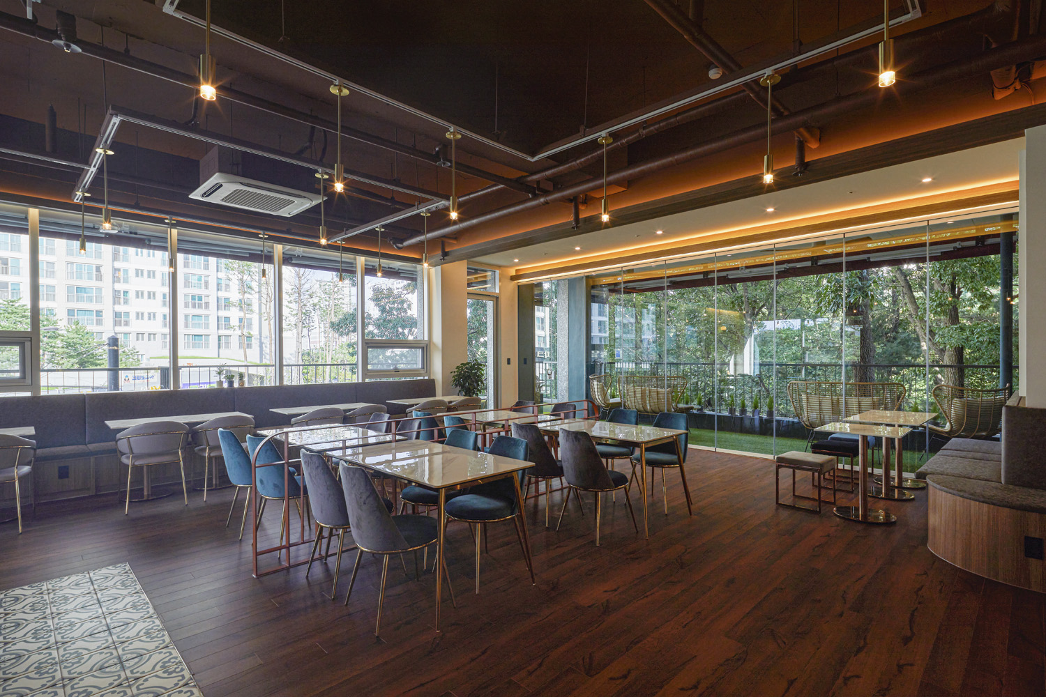 简约 35 平咖啡馆，明亮温馨的室内设计-6