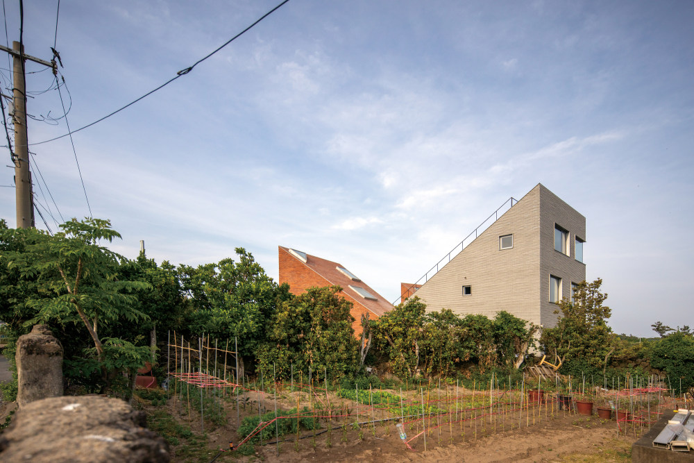 依山傍水的韩式别墅-34