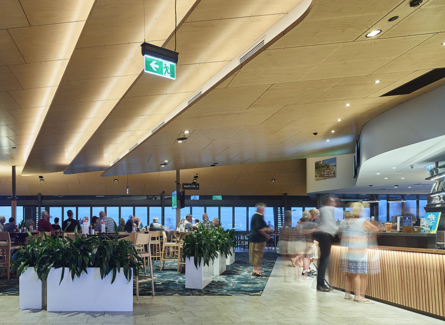 Kurrawa水上救援社团中心,澳大利亚 / Arkhefield-94