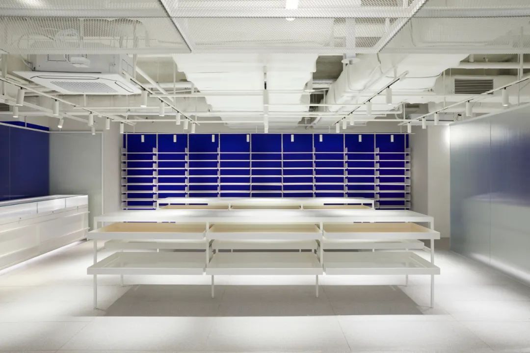 蓝灰调·质感商业空间·IOPE 实验室定制护肤新体验丨韩国-55