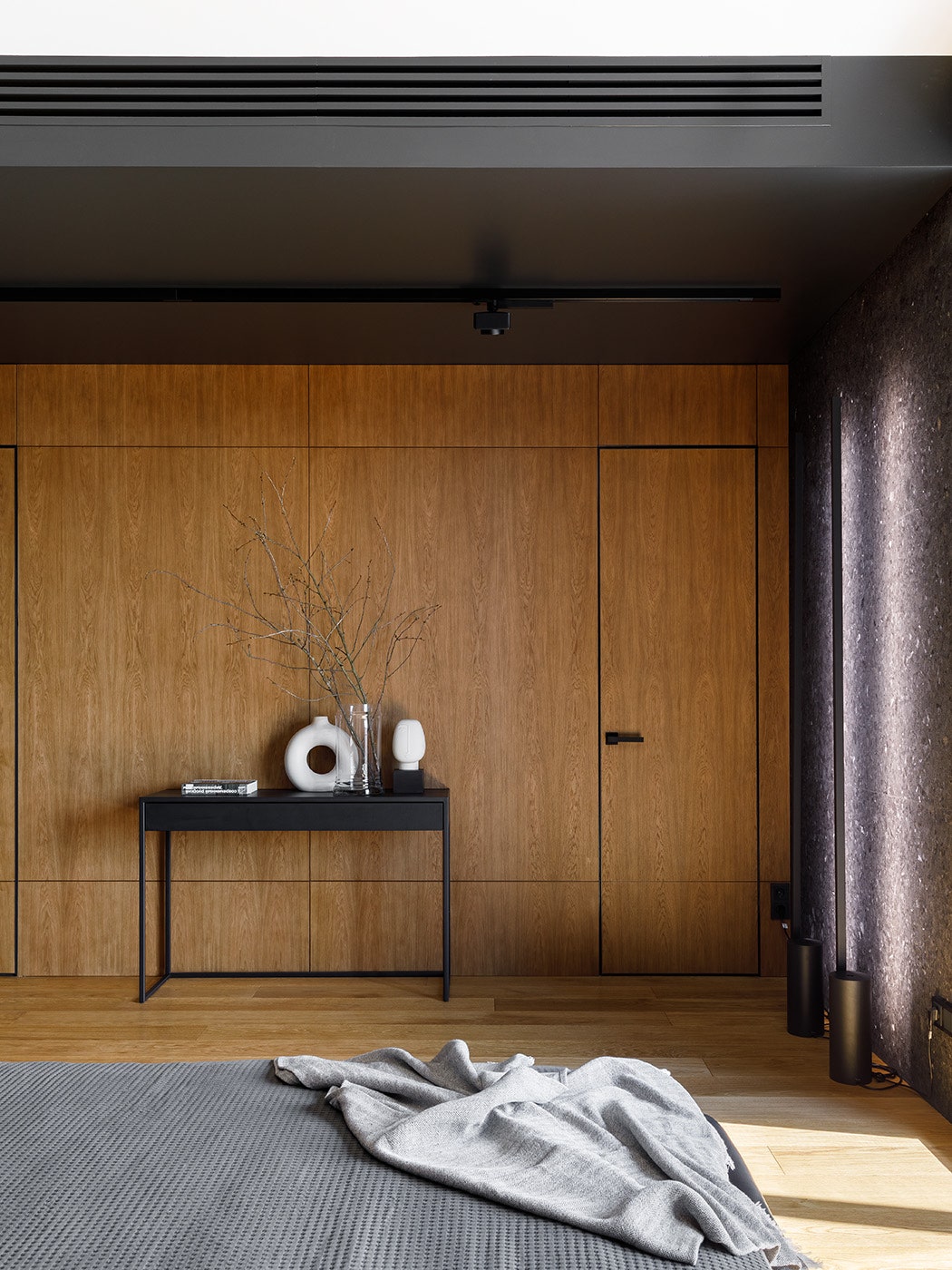 现代极简黑灰公寓 | 设计师伊利亚·泽伊曼的杰作-31