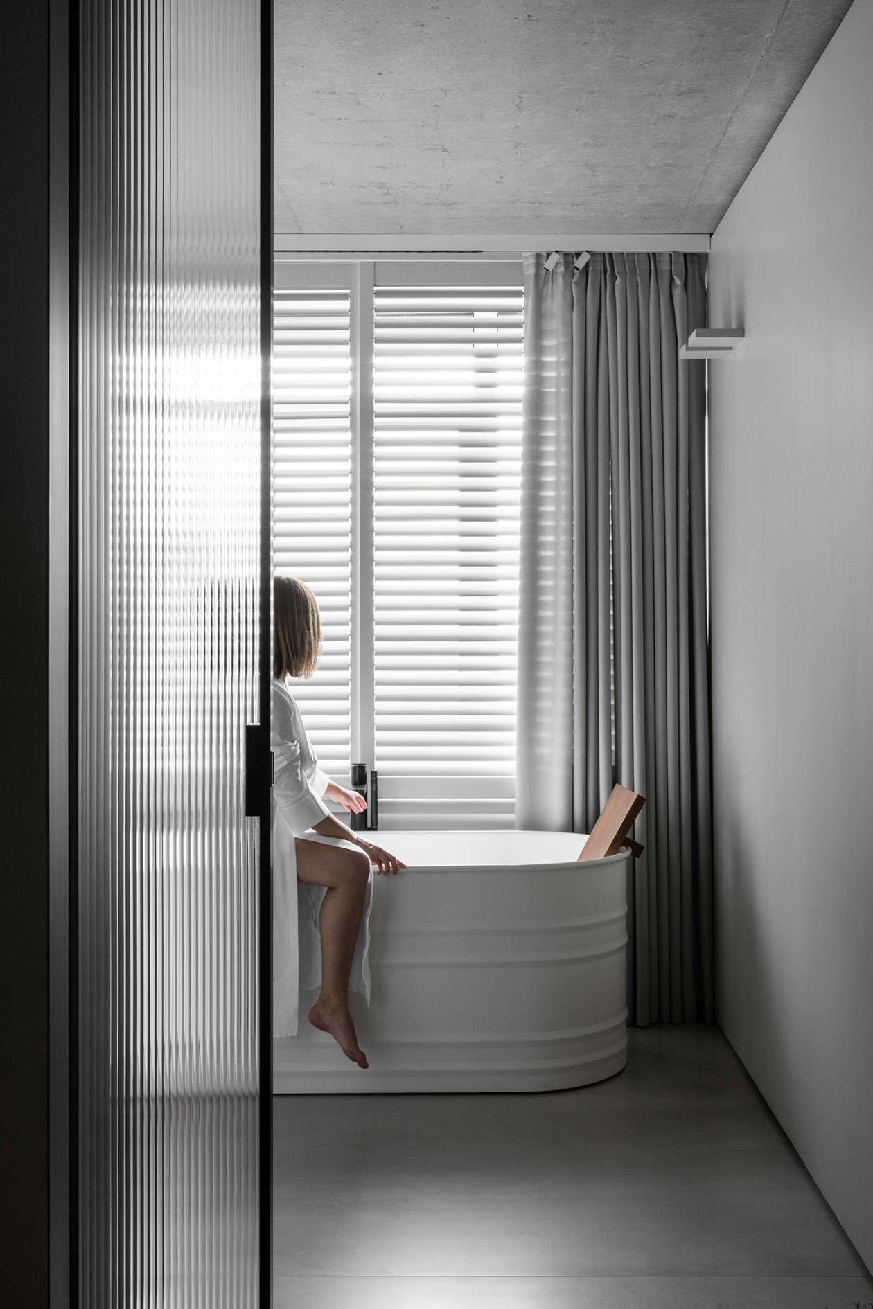 极简轻工业风公寓设计丨line architects-25