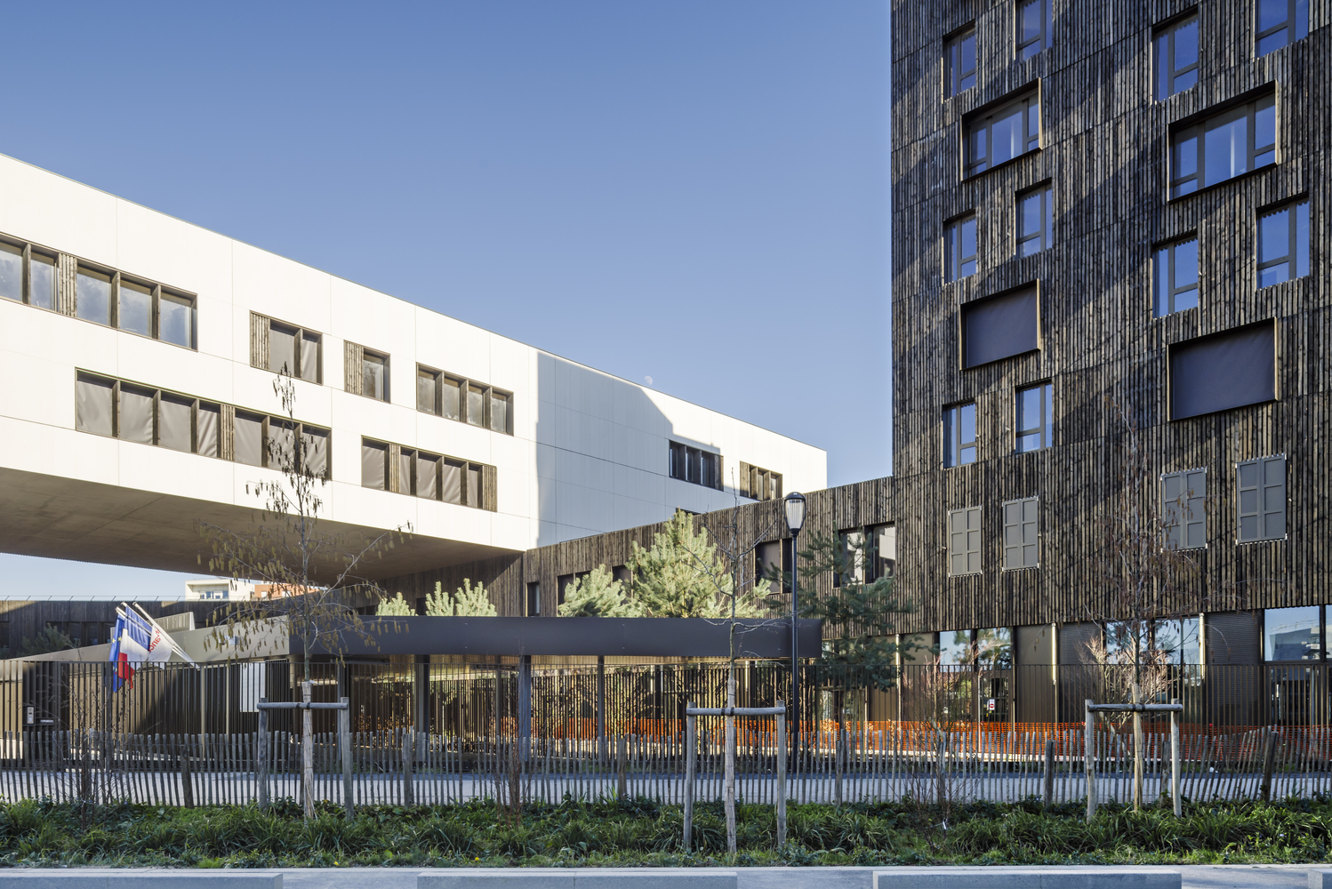 法国LycéeLa Plaine中学-9