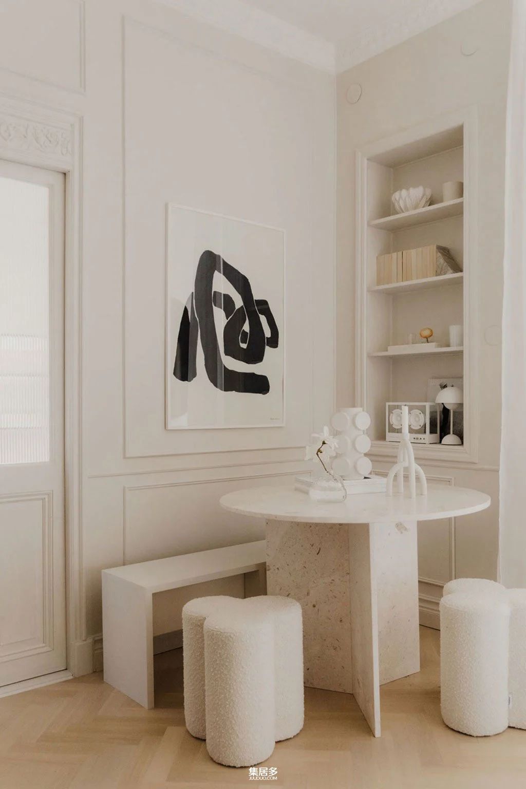 小型斯德哥尔摩公寓精致单色内饰设计丨瑞典斯德哥尔摩-10