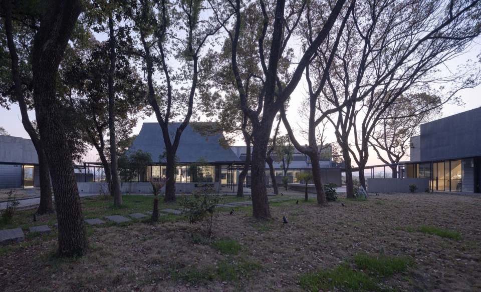 先锋鉴湖书店(鉴湖取水岛市政设施更新项目)丨中国绍兴丨大舍建筑设计事务所,同济大学建筑设计研究院等-22