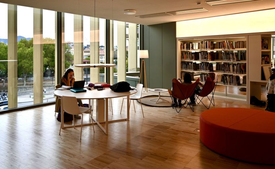 皮拉林·巴耶斯图书馆丨西班牙丨VOL studio architecture-16