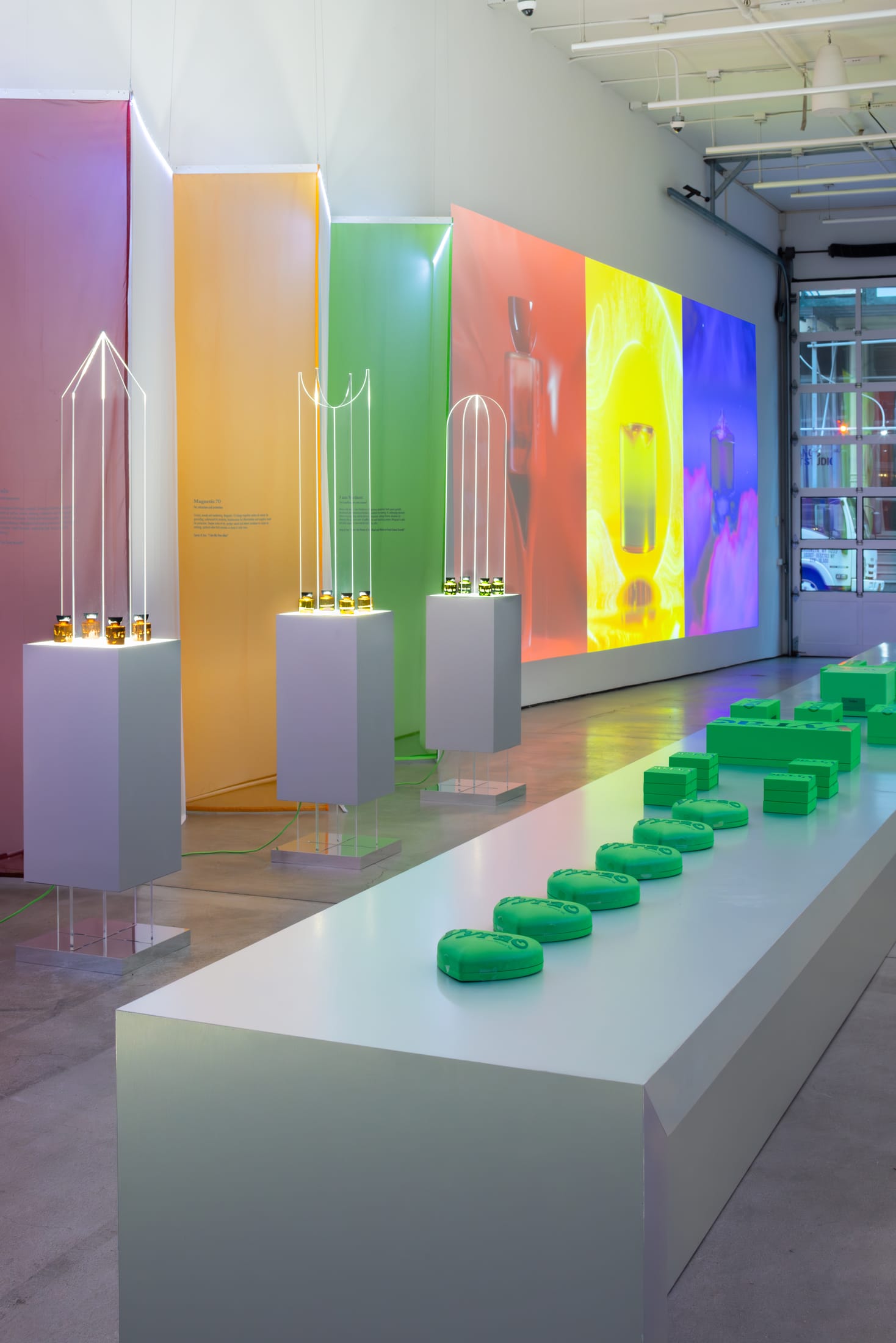 Vyrao和AMO纽约快闪店空间设计丨美国纽约丨AMO（OMA研究与设计工作室）-0