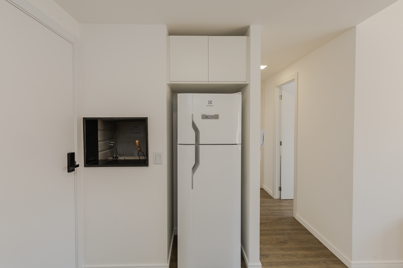 Modern Airbnb Apartment-10
