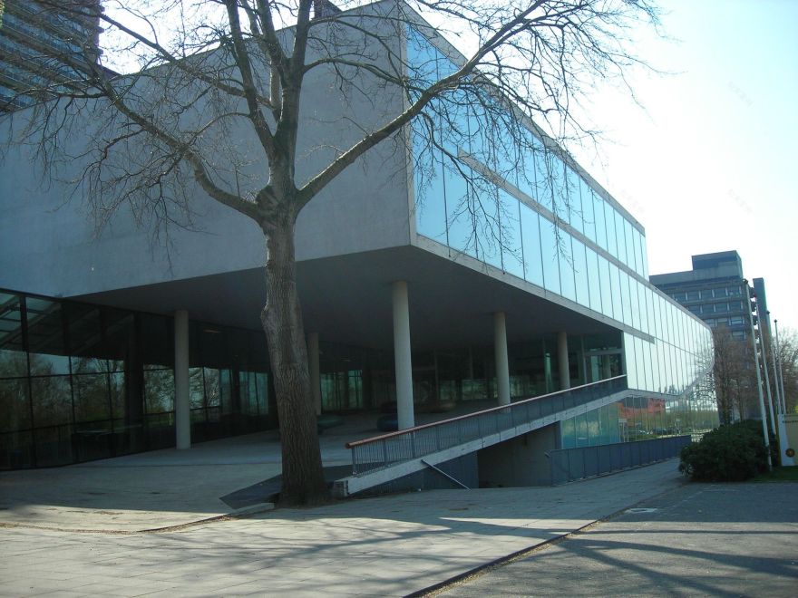 OMA Utrecht 教育大楼 | 折叠空间与功能融合的创新设计-5