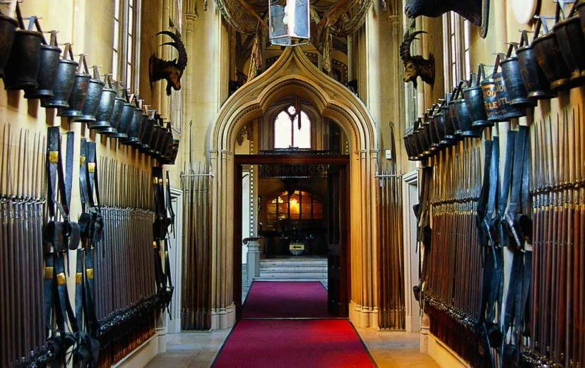 Замок Бельвуар, интерьеры в стиле историзм - 40 фото-39