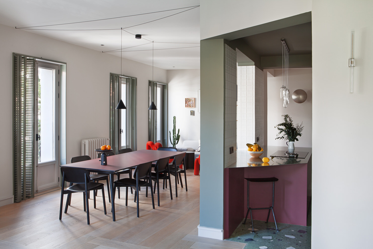 Madrid 公寓的趣味翻新 | 工业风与温馨家居的完美融合-5