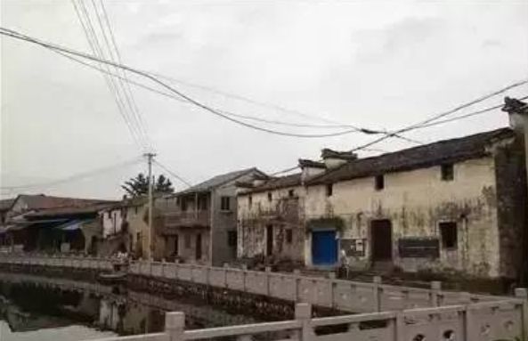 东梓关村 | 吴冠中笔下的江南民居重现,最美农村回迁房爆火-26