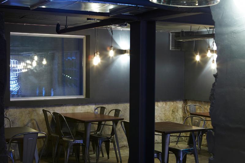 50 平小空间大改造 | 西班牙风格餐厅设计-9