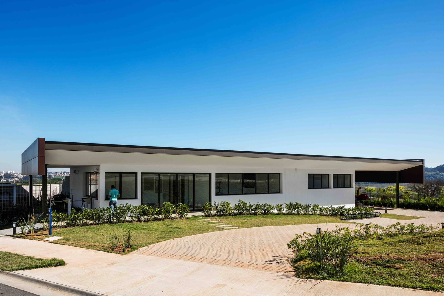 巴西自然景观中的社交俱乐部总部-66