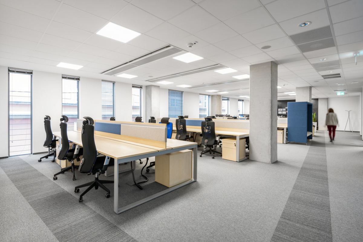 波兰 Fresenius 办公室设计 | 现代、实用、人性化-21