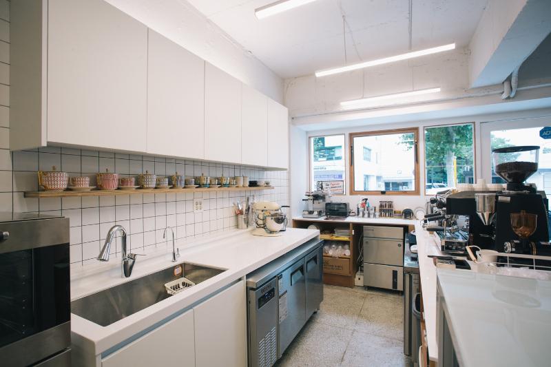 11 坪简约风咖啡厅，打造温馨舒适空间-13