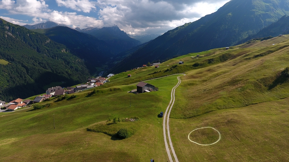 瑞士 Safiental 艺术双年展 | 垂直与水平的美学探索-20