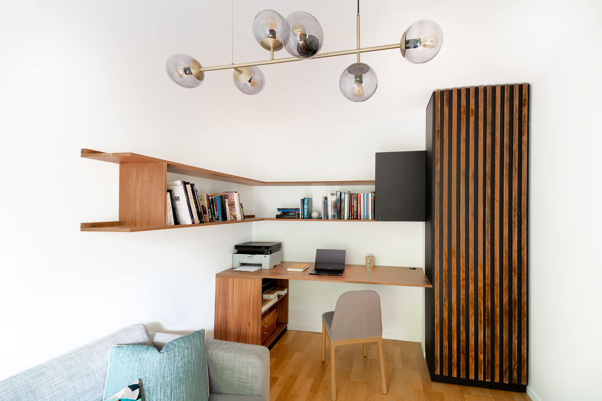 塞纳河畔讷伊以及花园旁（注：Neuilly sur Seine是法国巴黎的一个地名，一般固定译为塞纳河畔讷伊 ，sur Jardin直译为在花园上，结合语境理解为花园旁 ） 丨未明确,装饰设计为Stephanie Beaujard-5